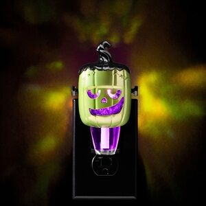 NWT B&BW Wallflower FrankenPumpkin Nightlight + 1 NWT/SEALED REFILL